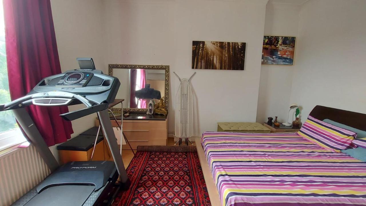Extra Large One Bedroom Flat With Parking Londýn Exteriér fotografie