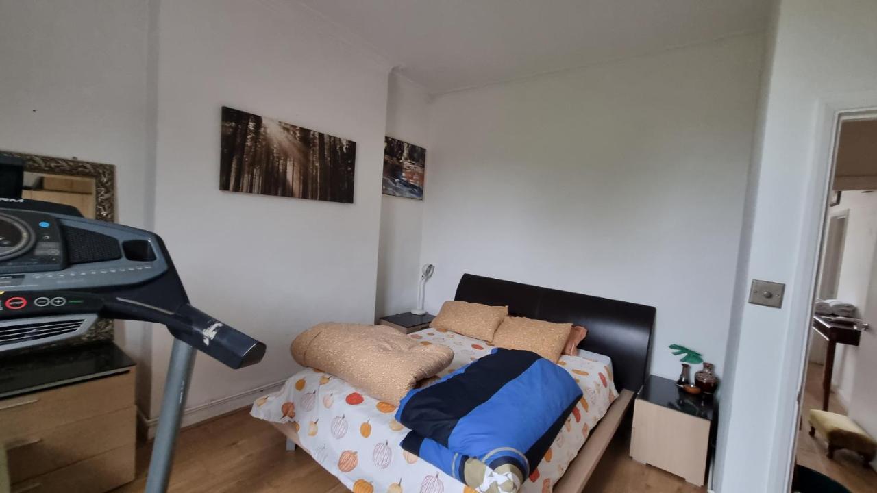 Extra Large One Bedroom Flat With Parking Londýn Exteriér fotografie